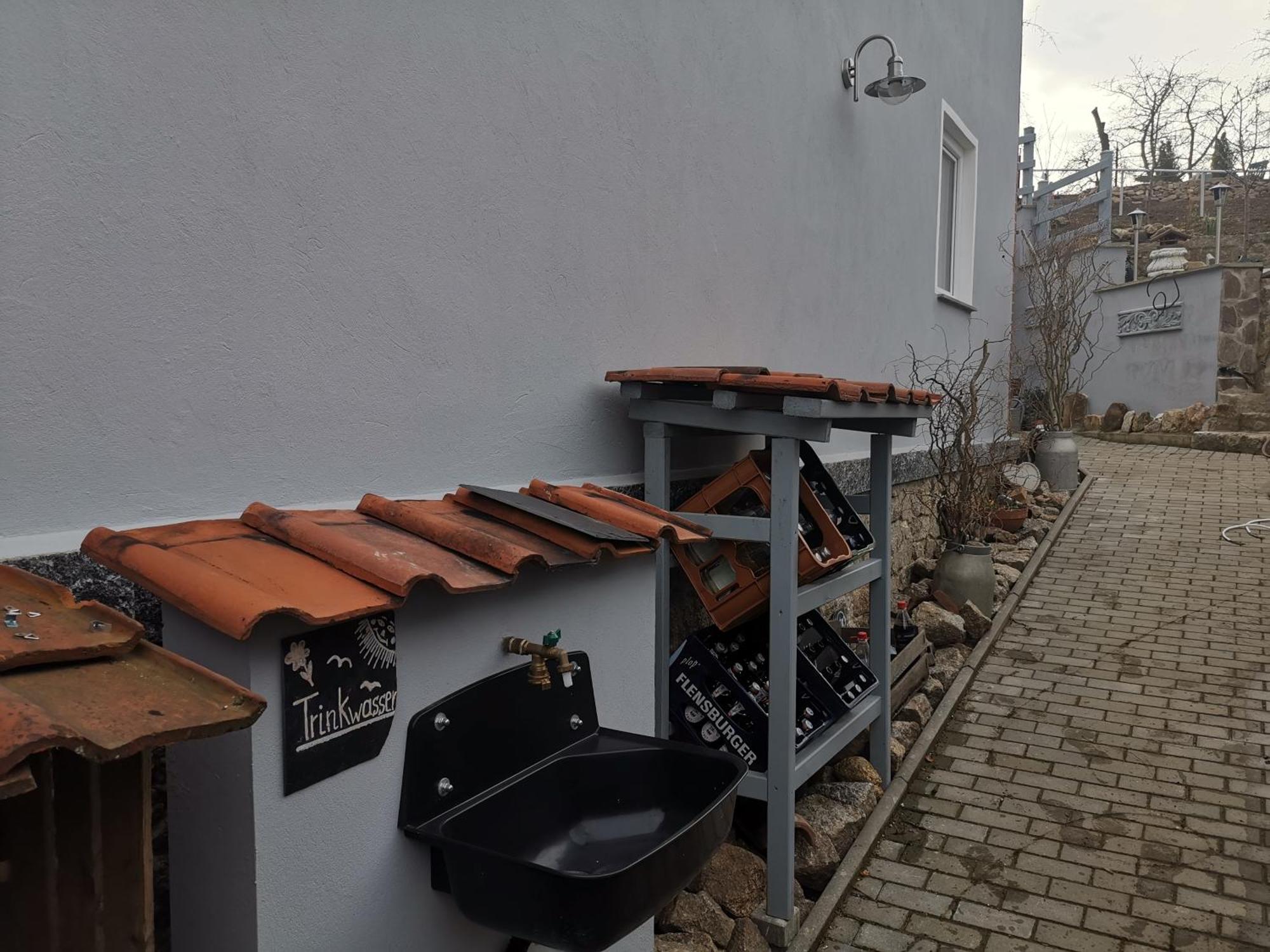 Pauls Hexenhaus Wohnung Hexe Mit Fahrrad Garage Und Innenhof Fuer Motorraeder Thale Ngoại thất bức ảnh
